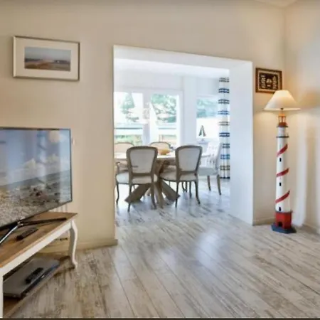 Nilles Huuske - Luxusferienwohnung Sellin (Rugen)