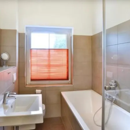 Nilles Huuske - Luxusferienwohnung Sellin (Rugen)