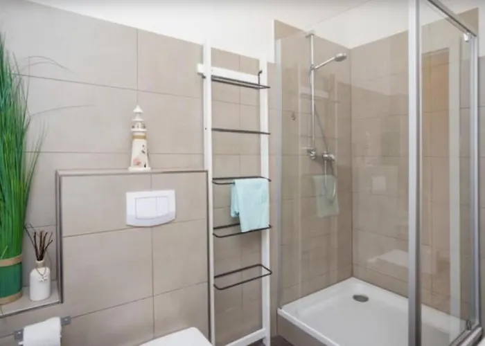 Nilles Huuske - Luxusferienwohnung * Зеллин